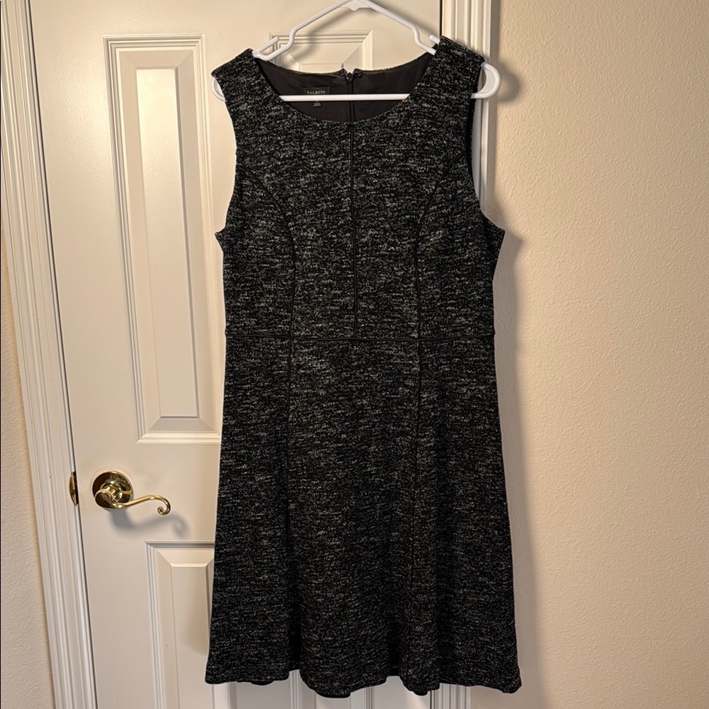 Chic Black Sleeveless Midi Dress